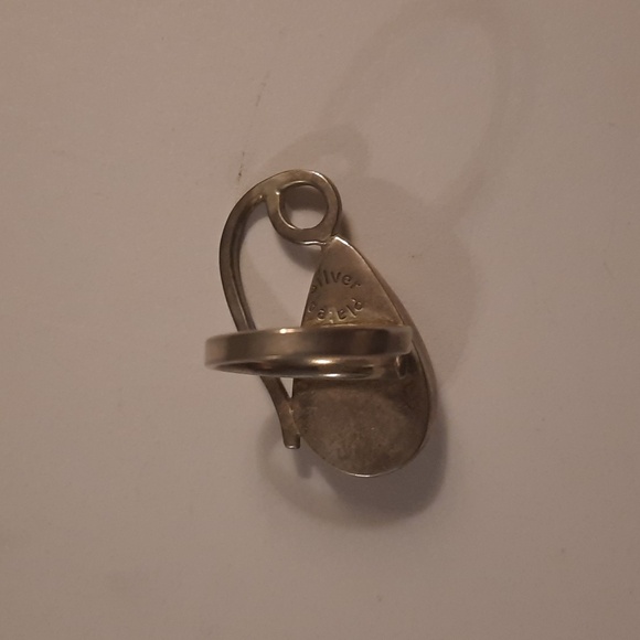 Adjustable silver plated cream and brown stone ring - Picture 4 of 6